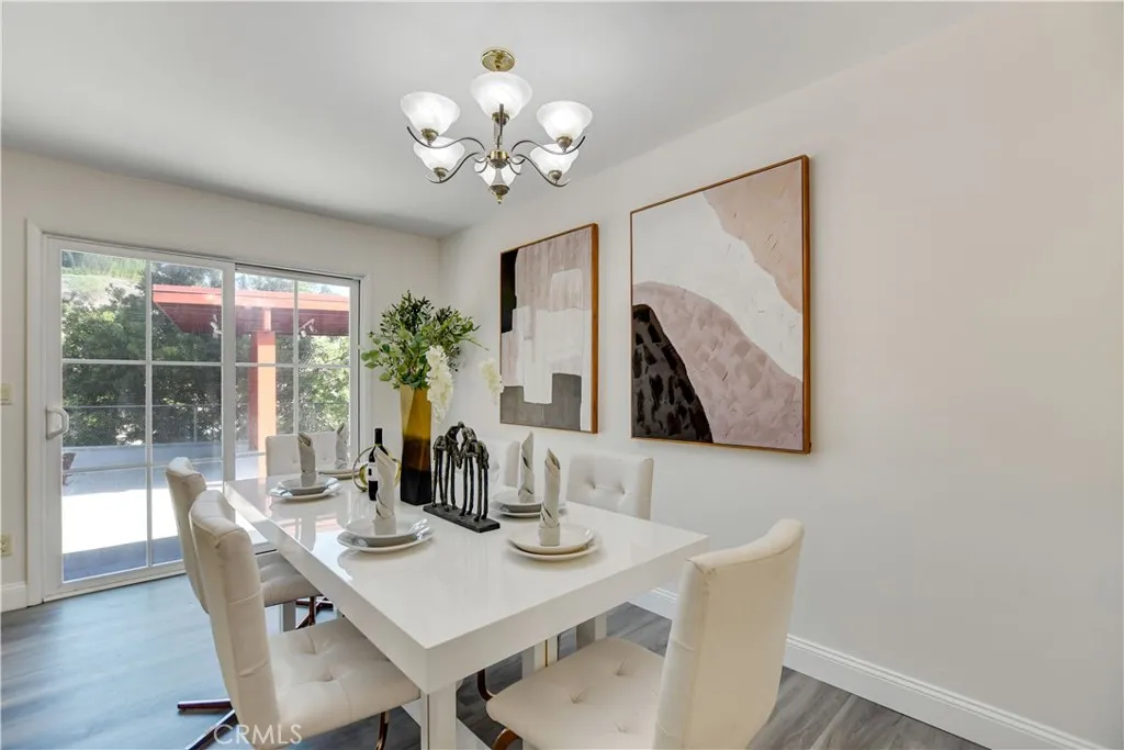 1749 Sunny Heights, Los Angeles, California 90065 home-pic-8